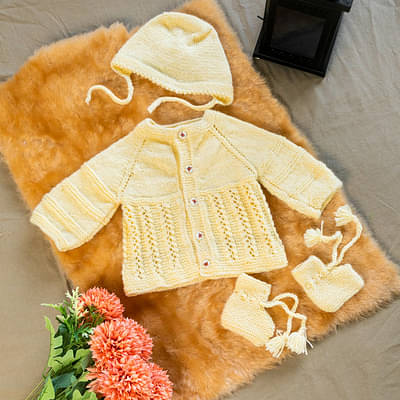 Cookie Cream Hand-Knitted Soft Wollen Infant Set image