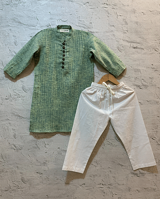 Earthy Tweens Double Tone Pintuck Kurta & White Pyjama Set image