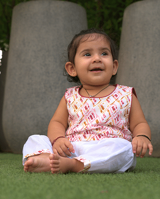 Earthy Tweens Printed Top & White Pyjama Set image