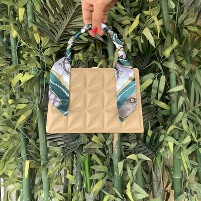Elira Sling bag Beige EM3.3 image