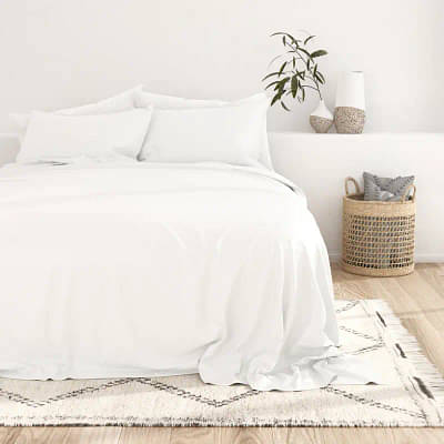 King size Bamboo Bedsheet set (flat sheet, 2 pillow covers) white image