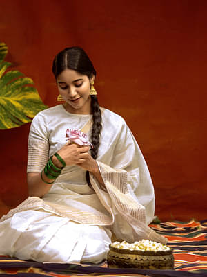 Maya - Handwoven silk cotton saree - Ivory + Gold image