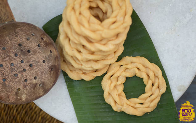 Pettikadai Spring Murukku Pack of 2 - 800gm image