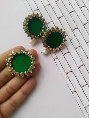 Rainvas Green Kundan Rings And Studs Earrings Combo Set For Women image