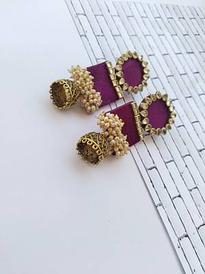 Rainvas Rectangular jhumka with kundan and pearls in Wine image