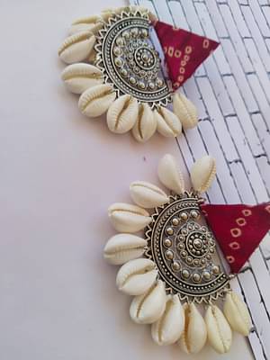 Rainvas Red Printed Fabric Earrings With Shells image