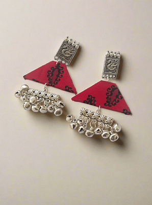 Rainvas Red Printed Swan And Silver Ghungroo Earrings image