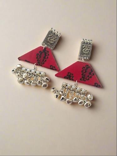 Rainvas Red Printed Swan And Silver Ghungroo Earrings image