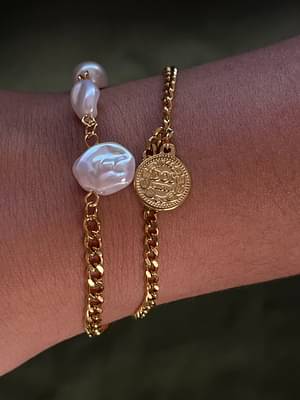 Silversutra Exclusive Victorial Double Layer Cuban Chain Bracelet For Her | 18K Gold Plated | Hypollergenic | Anti Tarnish image