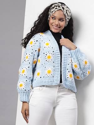 Velvery Sky Blue White Daisy Flowers Long Sleeves Front-Open image